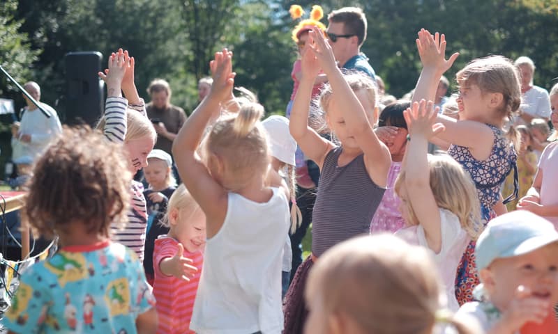 Mainostaminen ja yhteistyöt: Pienten Helsinki