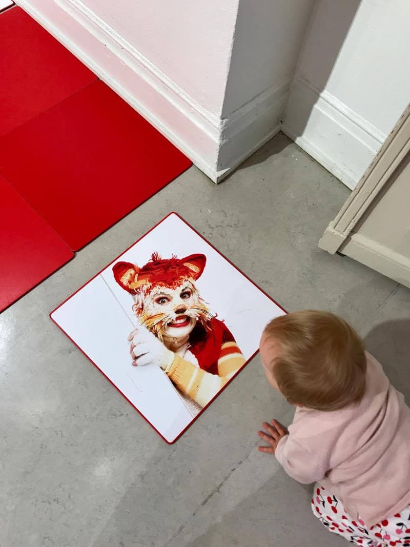 Katti Matikainen kurkistaa.