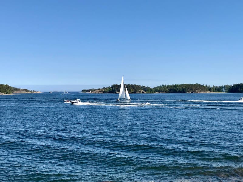 Näkymä Villinkiin ja Villingin salmeen.